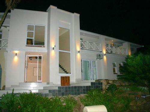 Harvest Weavers Hotel