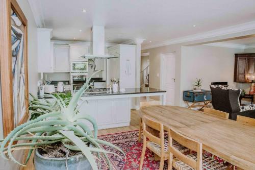Hostal Franschhoek Village House