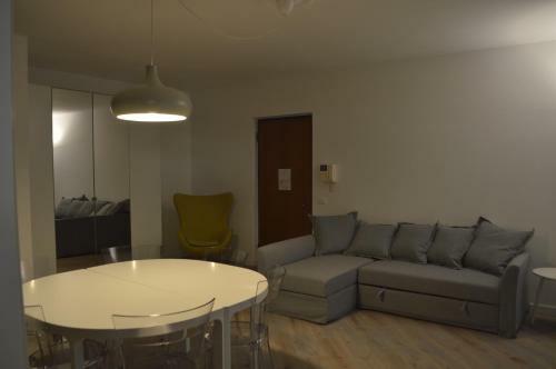 V12 Apartments - Trecate