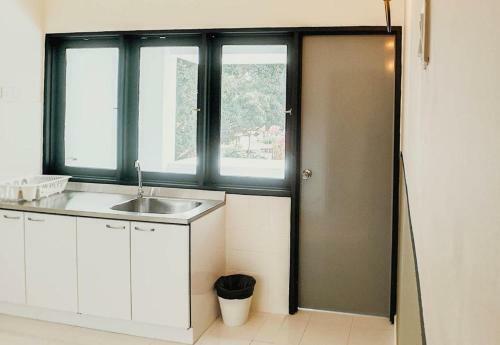 Aurora Court Service Apartment