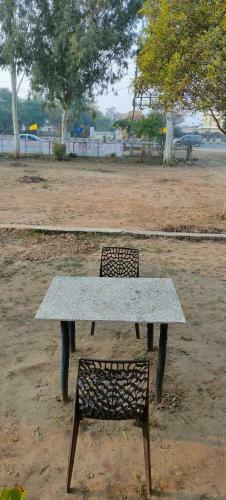 Hostal Hanuman Hotel And Restaurant