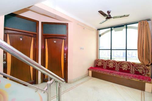 Spot On 45048 Hotel Sanwariya