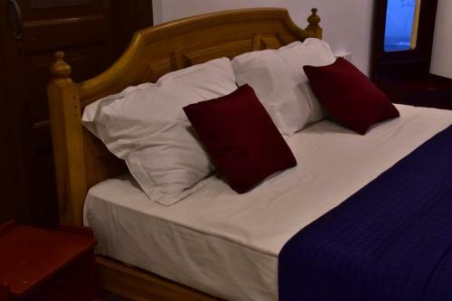 Hostal Peninsula Hotel
