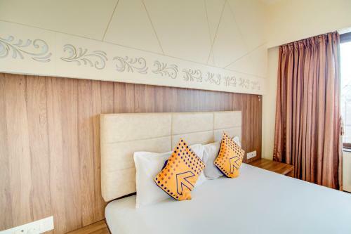 Hotel Spot On 68688 Royal Guest House