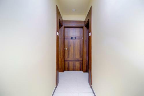 Hotel Spot On 68688 Royal Guest House