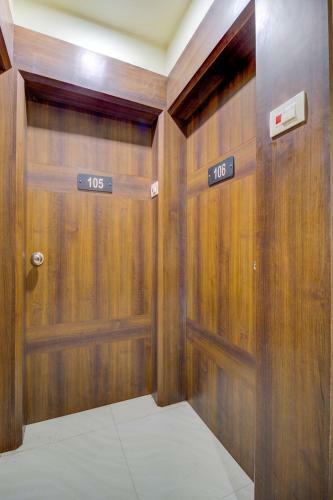 Hotel Spot On 68688 Royal Guest House