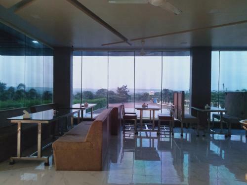 Hotel Aryan Lodging Bhigwan