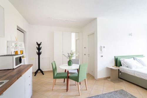 Apartamento Como Lake Nest - Studio With Garden