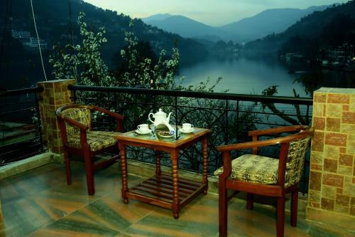 Hotel Lake Retreat Bhimtal, Nainital
