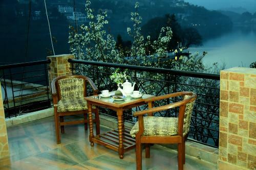 Hotel Lake Retreat Bhimtal, Nainital