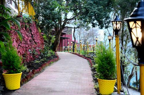Hotel Lake Retreat Bhimtal, Nainital