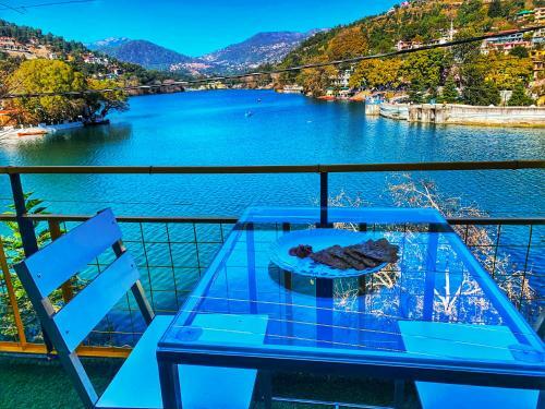 Hotel Lake Retreat Bhimtal, Nainital