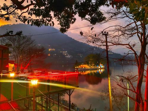 Hotel Lake Retreat Bhimtal, Nainital