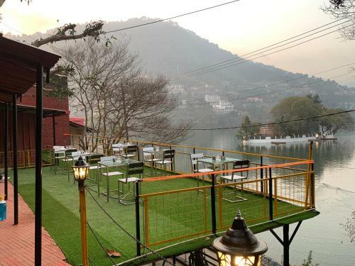 Hotel Lake Retreat Bhimtal, Nainital