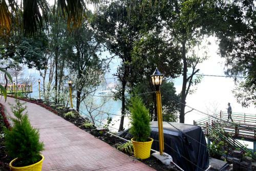 Hotel Lake Retreat Bhimtal, Nainital