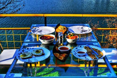 Hotel Lake Retreat Bhimtal, Nainital