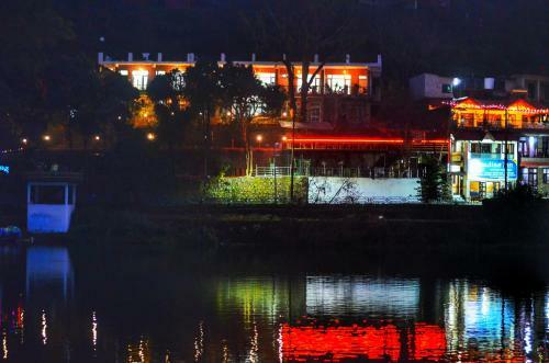 Hotel Lake Retreat Bhimtal, Nainital