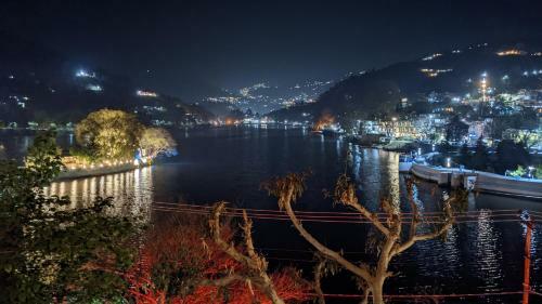 Hotel Lake Retreat Bhimtal, Nainital