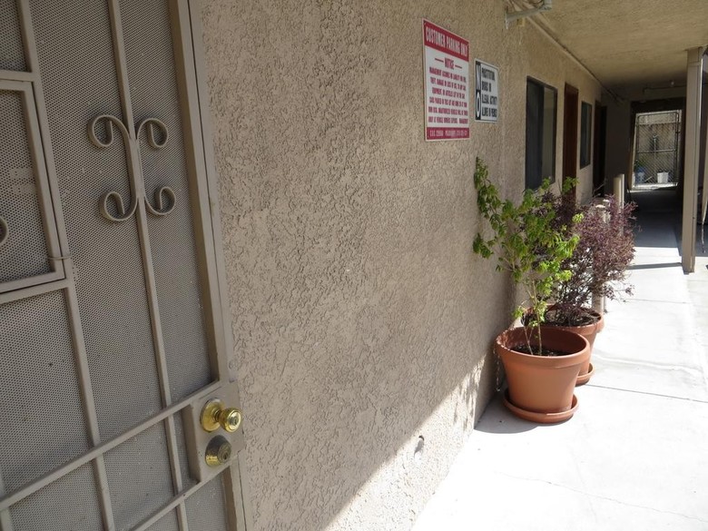 Golden West Manor Motel