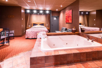 Le Chabrol Hotel & Suites