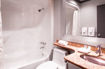 Le Chabrol Hotel & Suites