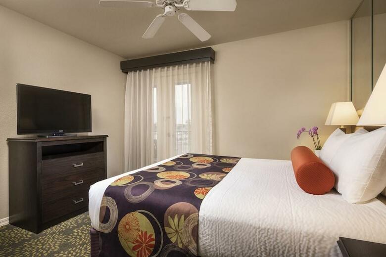 Hotel London Bridge Resort