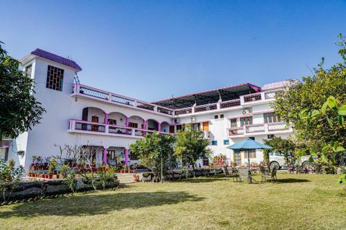 Hostal Oyo 77960 Hotel Arsh International