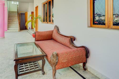 Hostal Oyo 77960 Hotel Arsh International