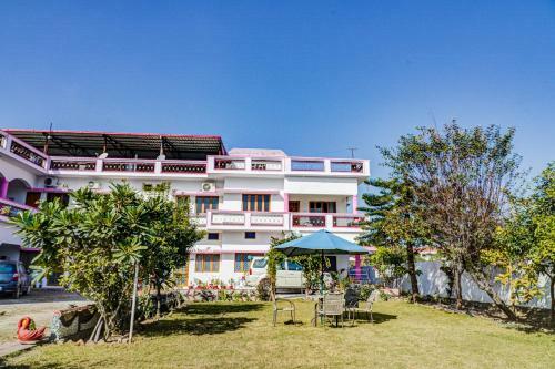Hostal Oyo 77960 Hotel Arsh International