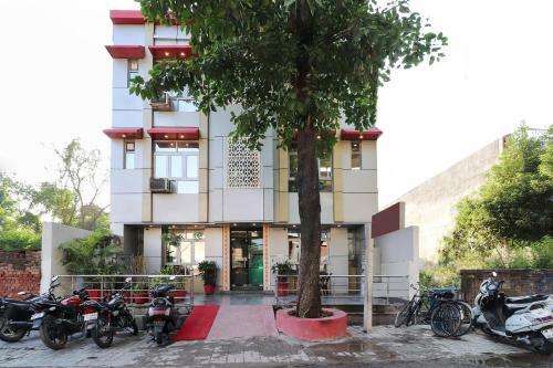 Oyo 30849 Hotel Natraj Inn