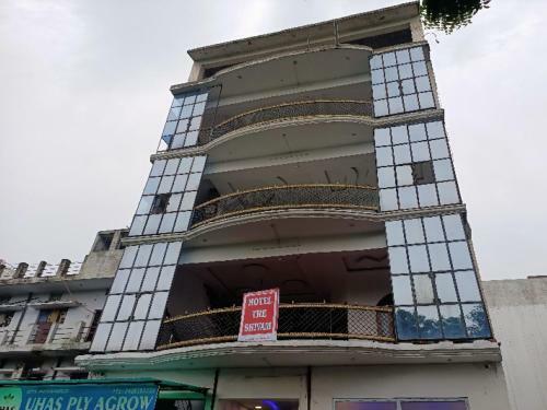 Oyo 81158 Hotel The Shivam