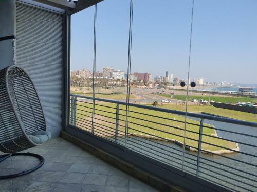 Accommodation Front - Gorgeous 4 Sleeper Beachfront Apartment