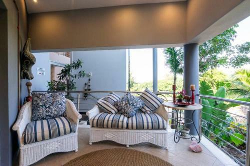 Modern Umhlanga Villa, Ocean Views & Rooftop Pool