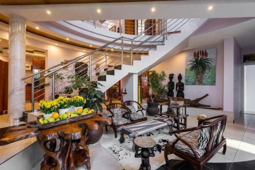 Modern Umhlanga Villa, Ocean Views & Rooftop Pool