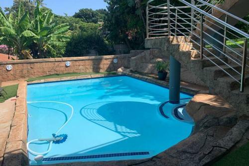 Modern Umhlanga Villa, Ocean Views & Rooftop Pool