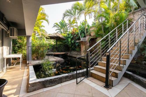Modern Umhlanga Villa, Ocean Views & Rooftop Pool