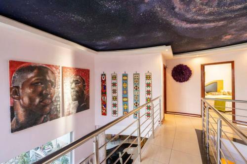 Modern Umhlanga Villa, Ocean Views & Rooftop Pool