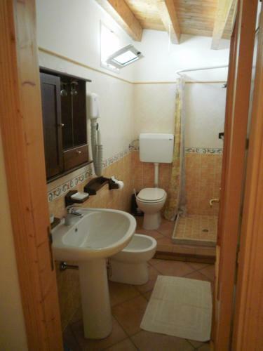 Usticatour Apartments And Villas