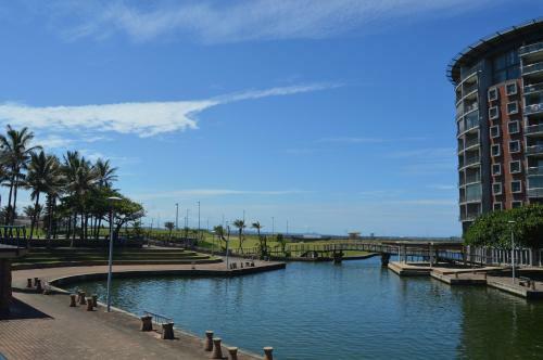 Apartamento Accommodation Front - Stunning 4 Sleeper Near Ushaka Marine World