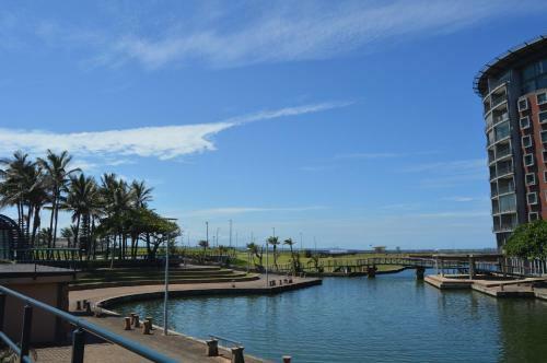 Apartamento Accommodation Front - Stunning 4 Sleeper Near Ushaka Marine World
