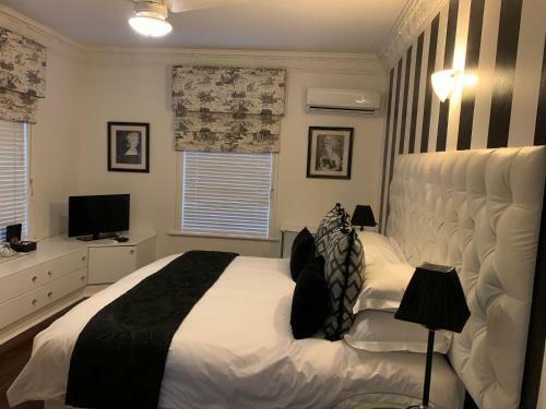 Hostal Valdior Guest House