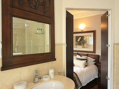 Hostal Valdior Guest House