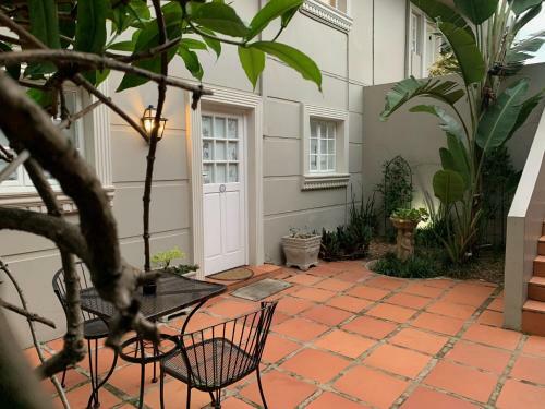 Hostal Valdior Guest House