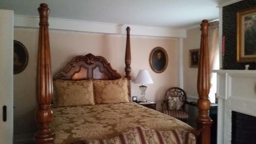 Holiday Guest House Bed & Breakfast