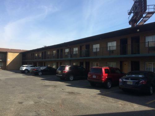Hudson Plaza Motel