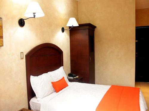 La Porta Plaza Hotel