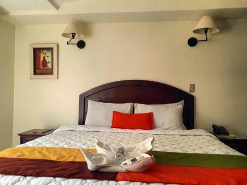 La Porta Plaza Hotel