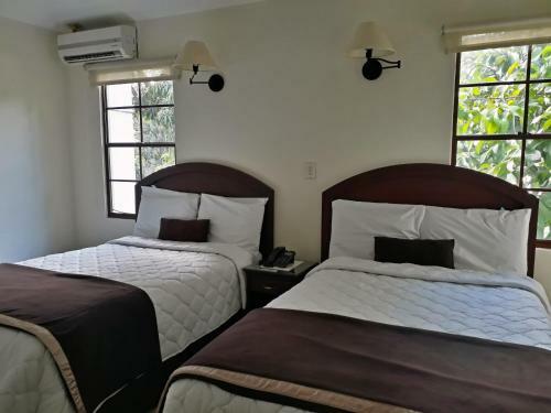 La Porta Plaza Hotel