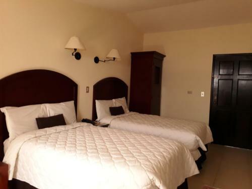 La Porta Plaza Hotel
