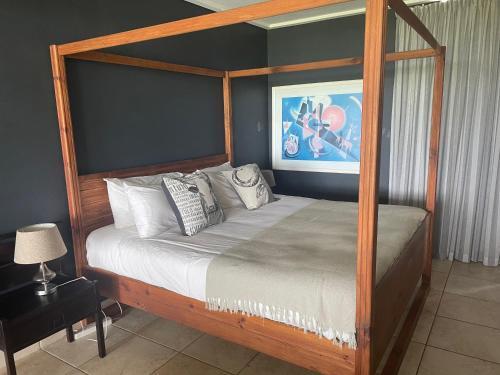 Luxury Beach Front Apartment On Canal - Spacious +